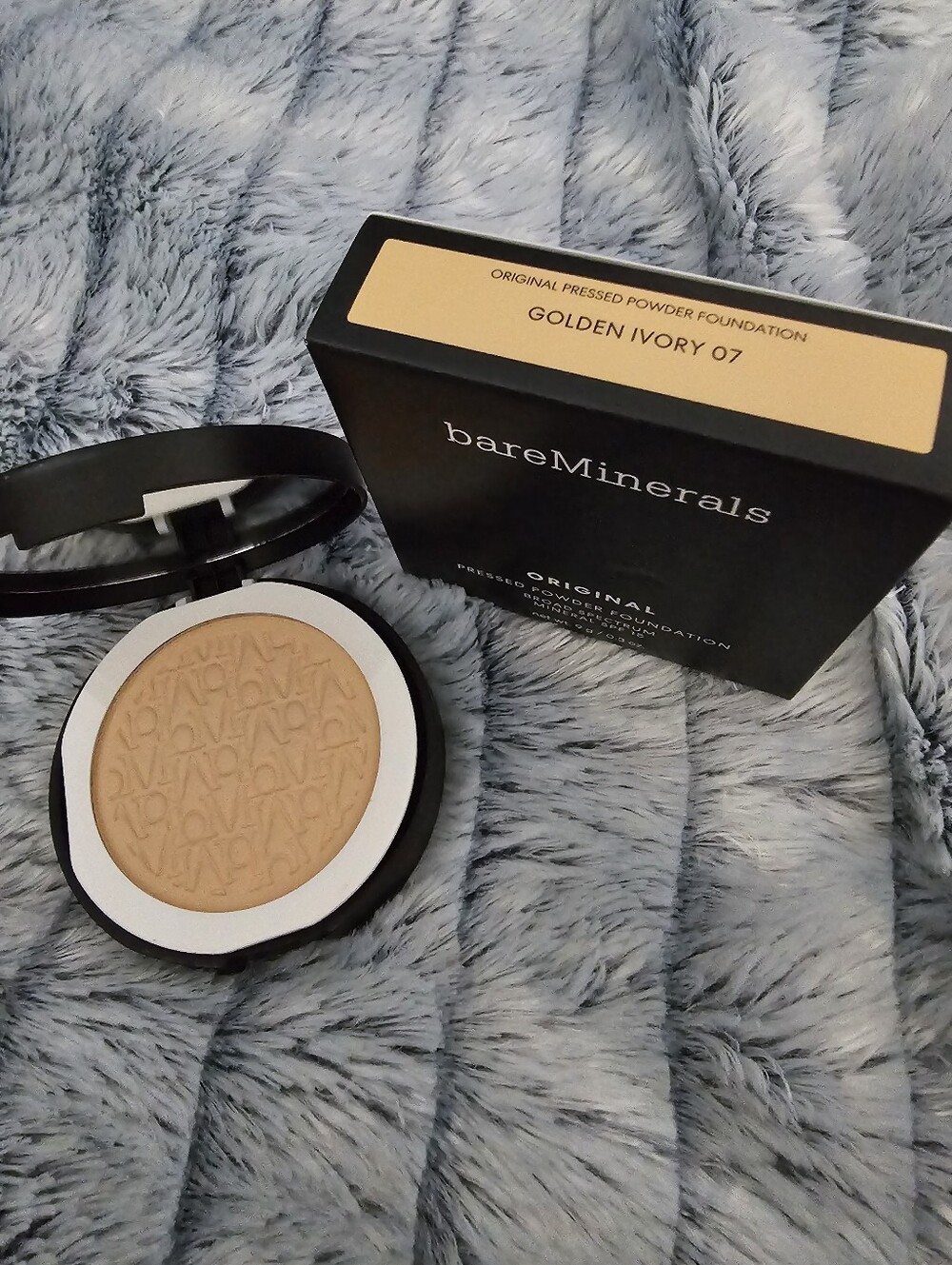 bareMinerals Pressed Powder Foundation - Golden Ivory 07